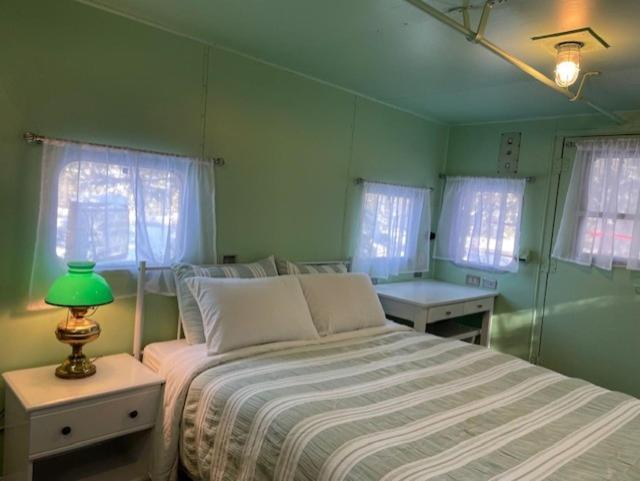 Glacier Haven Inn Pinnacle Eksteriør billede